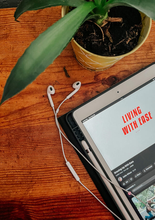 5 of the Best Podcasts to Listen to