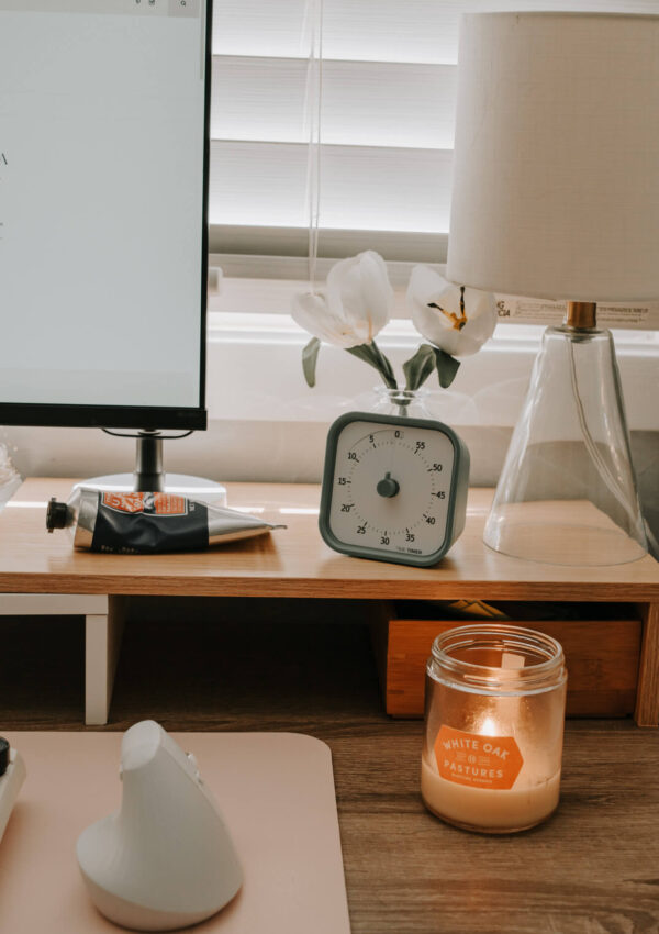 The Perfect Cozy Desk Setup That Makes You Never Want To Leave