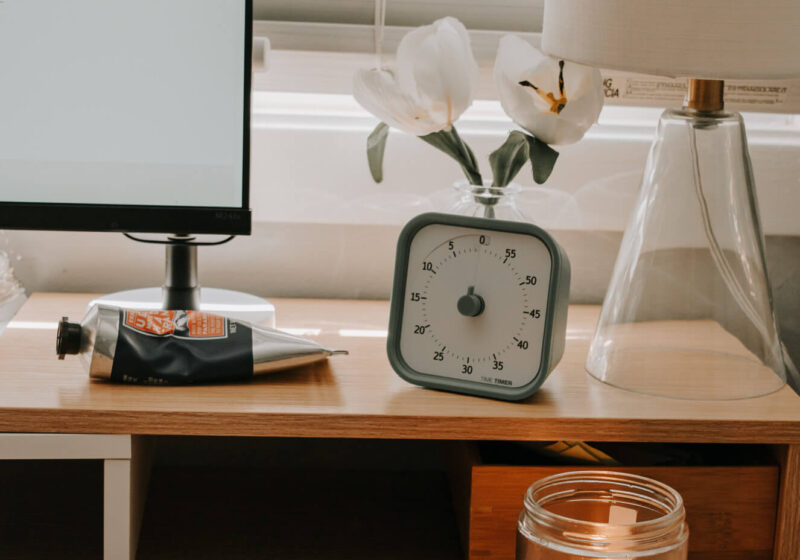 perfect cozy desk setup