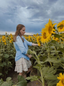 sunflower photoshoot ideas